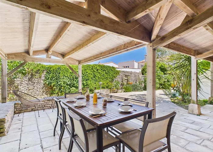 400 M De La Plage, Jardin, Maison Pour 8 בית נופש *