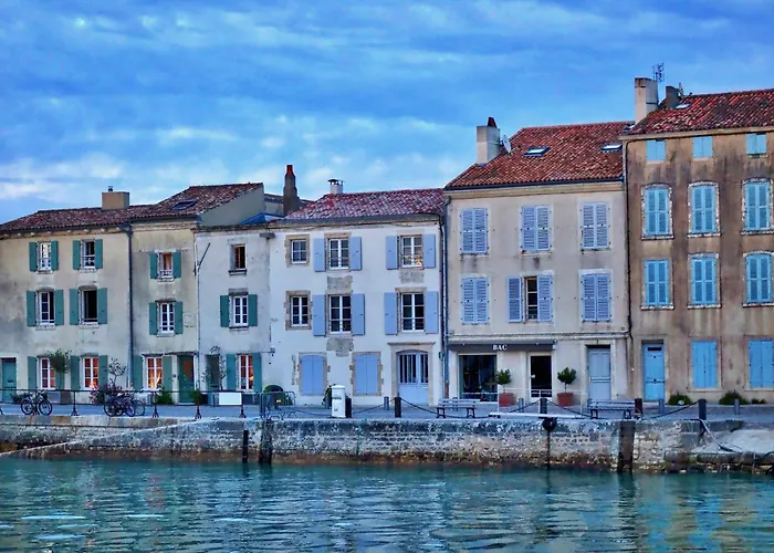 בית נופש 400 M De La Plage, Jardin, Maison Pour 8 *